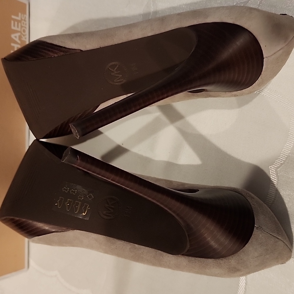 Michael Kors Suede Plataforms - Picture 6 of 7